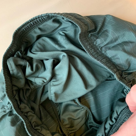 Nike Dry fit running shorts Green. - Picture 6 of 6